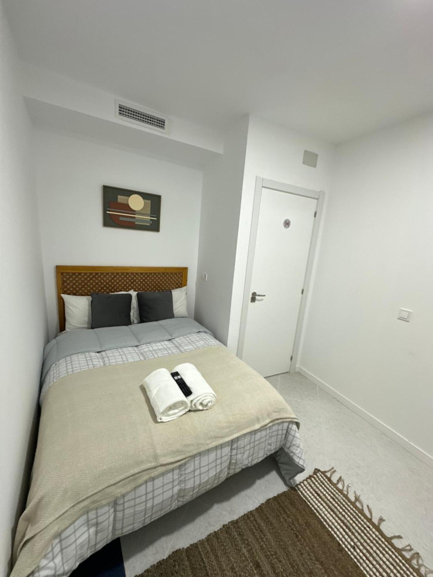 Rooms Mediavilla Madrid Exterior photo