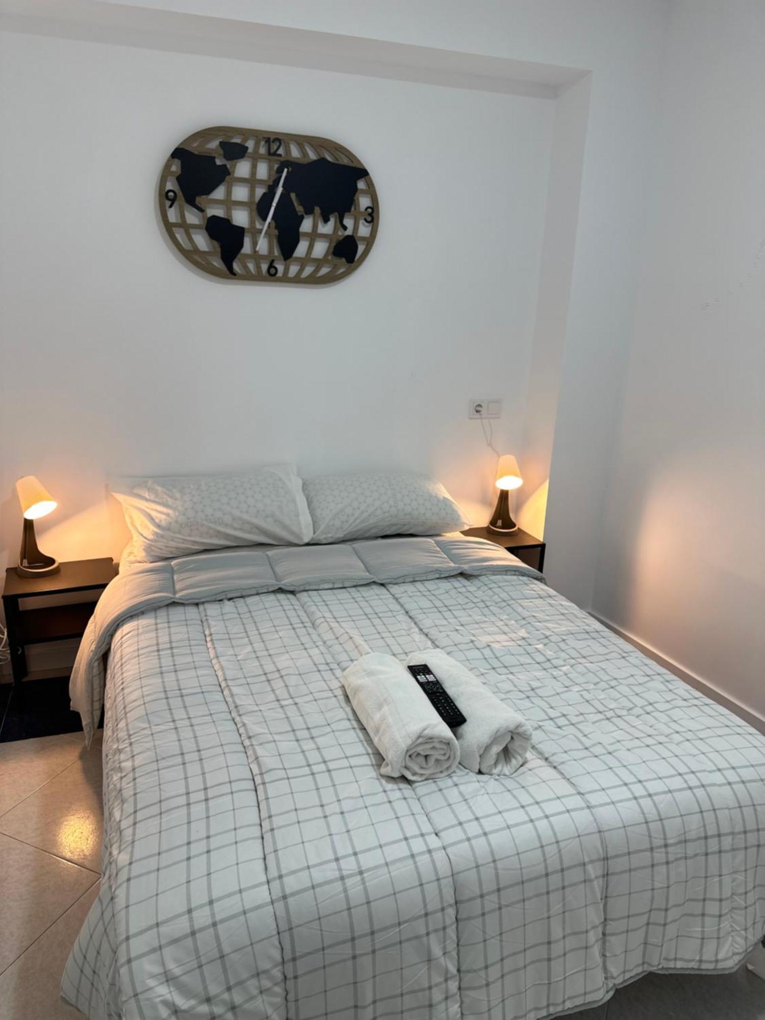 Rooms Mediavilla Madrid Exterior photo